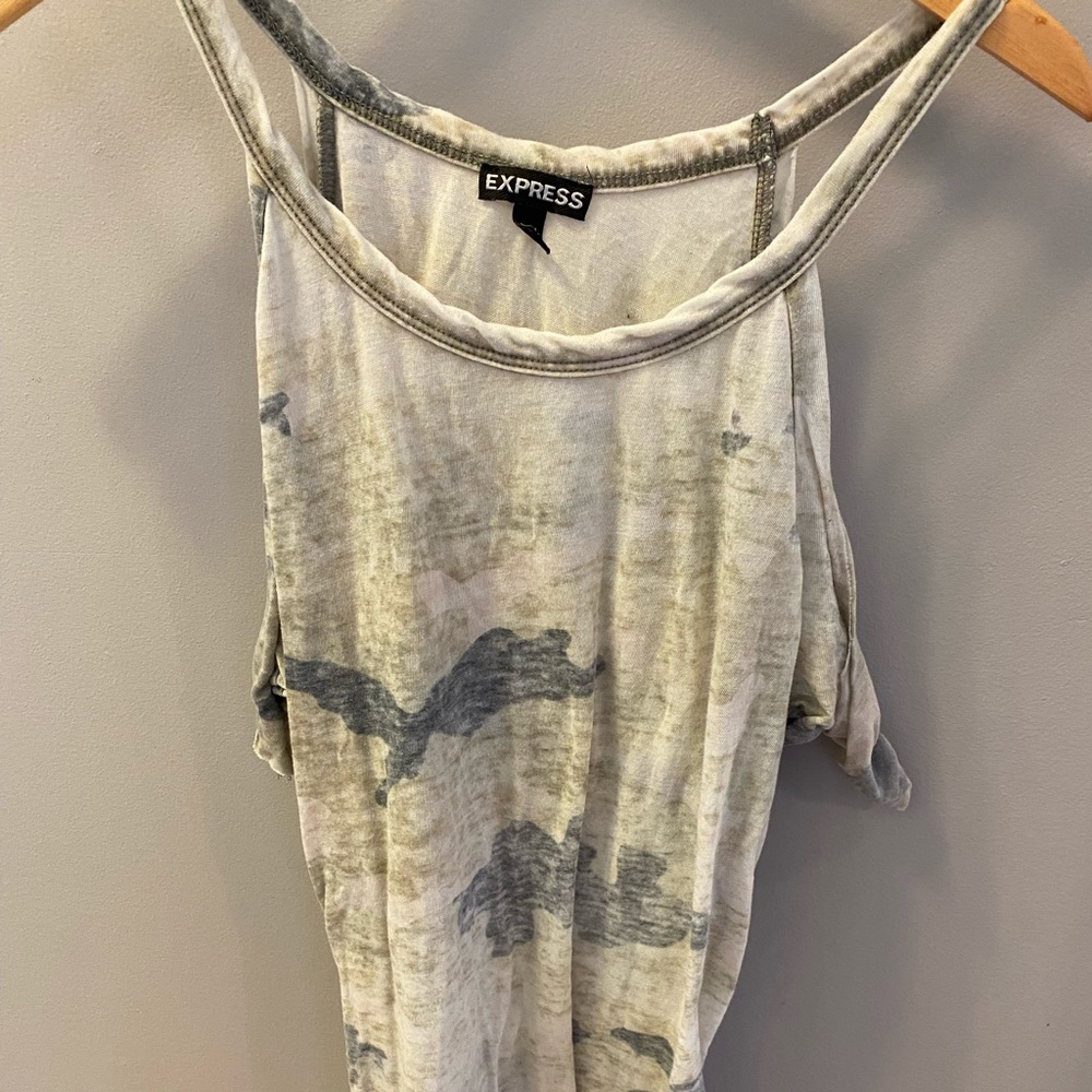 Express size S camo open shoulder